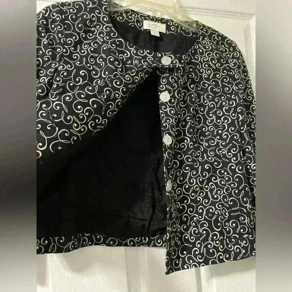 LOFT Ann Taylor’s Cropped Front Button Blazer B83 - Picture 2 of 5